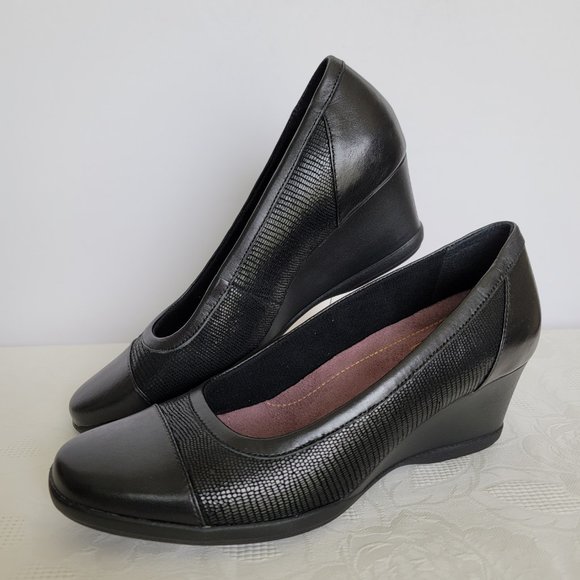 CLARKS Artisan Neala Moon Slip-On Wedge Pumps- Black color- Women's Size 9M - Picture 2 of 12